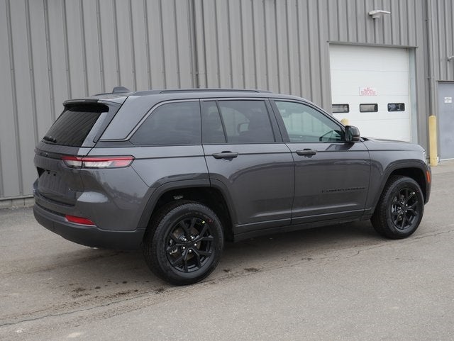 2026 Jeep Grand Cherokee Laredo Altitude