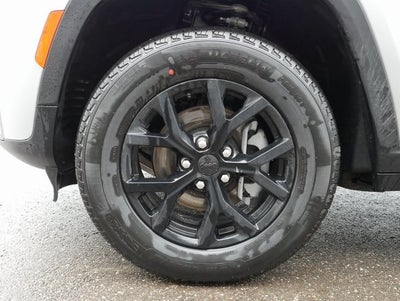 2026 Jeep Grand Cherokee Laredo Altitude