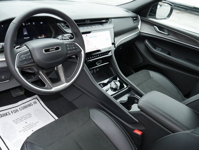 2026 Jeep Grand Cherokee Laredo Altitude