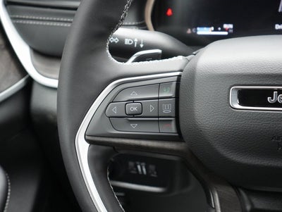 2026 Jeep Grand Cherokee Laredo Altitude