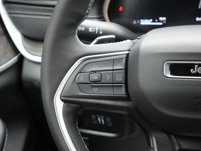 2026 Jeep Grand Cherokee Laredo Altitude