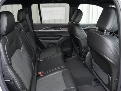 2026 Jeep Grand Cherokee Laredo Altitude