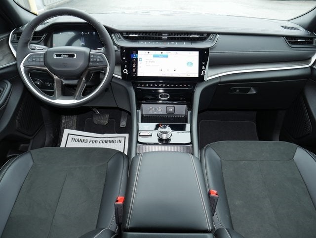 2026 Jeep Grand Cherokee Laredo Altitude