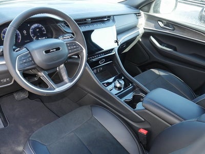 2026 Jeep Grand Cherokee Laredo Altitude