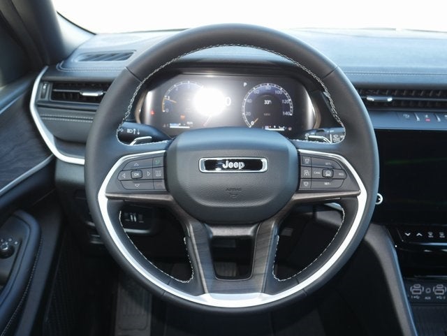 2026 Jeep Grand Cherokee Laredo Altitude