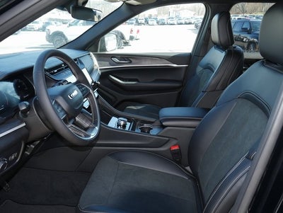 2026 Jeep Grand Cherokee Laredo Altitude