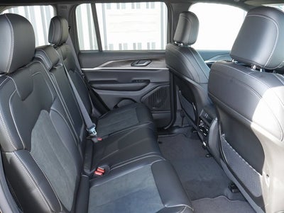 2026 Jeep Grand Cherokee Laredo Altitude