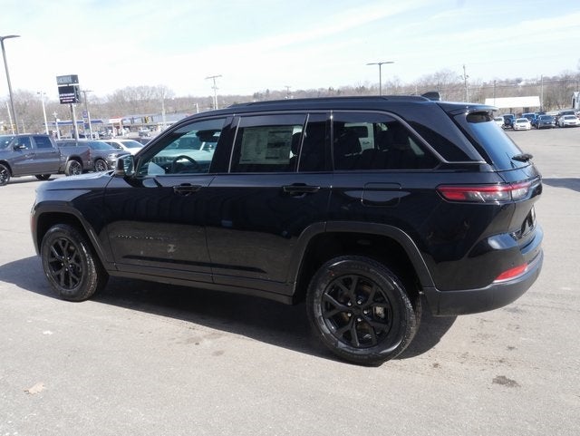 2026 Jeep Grand Cherokee Laredo Altitude