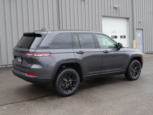 2026 Jeep Grand Cherokee Laredo Altitude