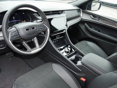 2026 Jeep Grand Cherokee Laredo Altitude