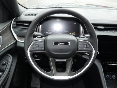 2026 Jeep Grand Cherokee Laredo Altitude