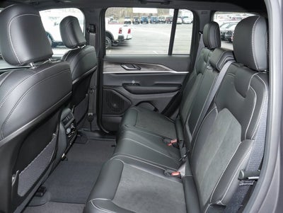 2026 Jeep Grand Cherokee Laredo Altitude