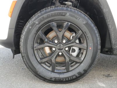 2026 Jeep Grand Cherokee Laredo Altitude