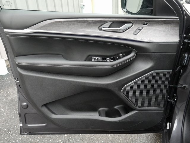 2025 Jeep Grand Cherokee Overland