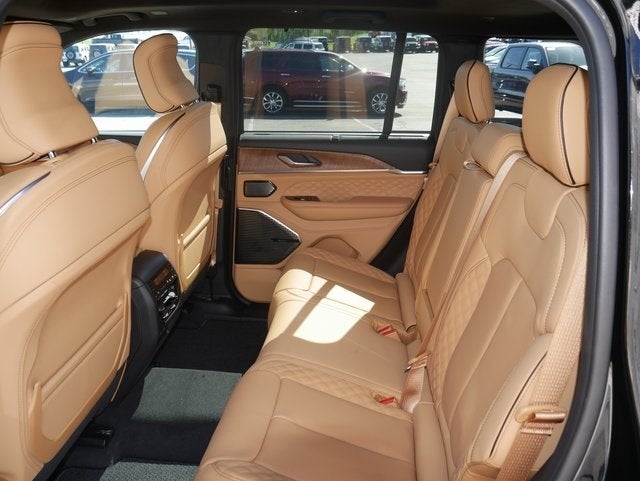 2025 Jeep Grand Cherokee Summit