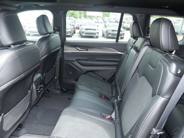 2026 Jeep Grand Cherokee Altitude