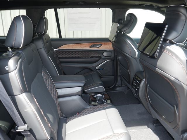2026 Jeep Grand Cherokee Summit