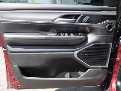 2025 Jeep Wagoneer Base