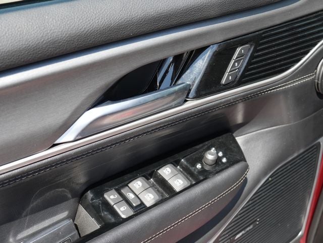 2025 Jeep Wagoneer Base