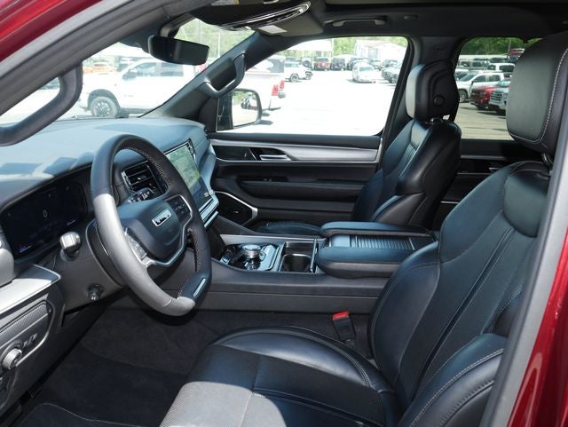 2025 Jeep Wagoneer Base