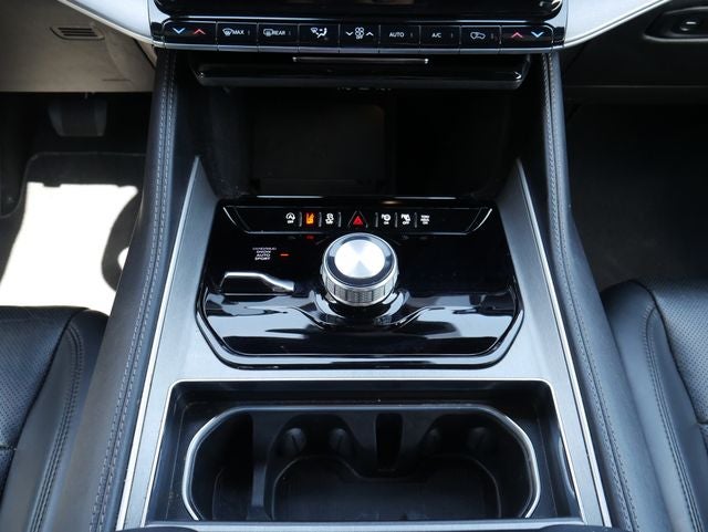 2025 Jeep Wagoneer Base