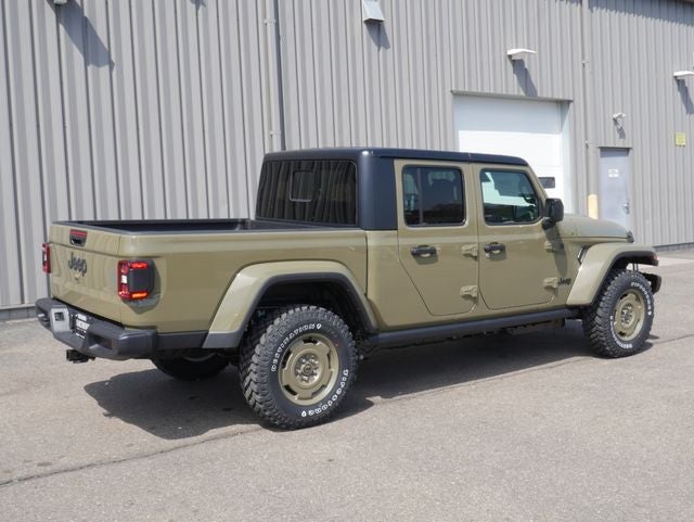 2026 Jeep Gladiator Convoy