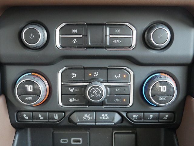 2023 Chevrolet Suburban High Country