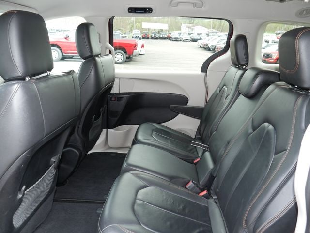 2017 Chrysler Pacifica Touring L