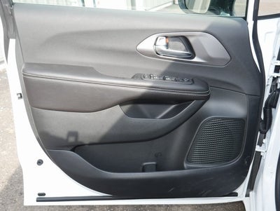 2026 Chrysler Voyager LX