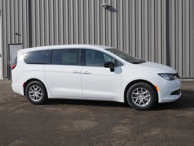 2026 Chrysler Voyager LX