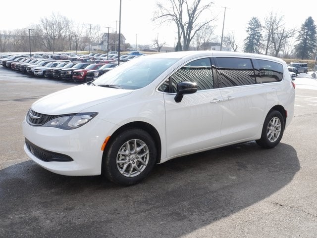 2026 Chrysler Voyager LX