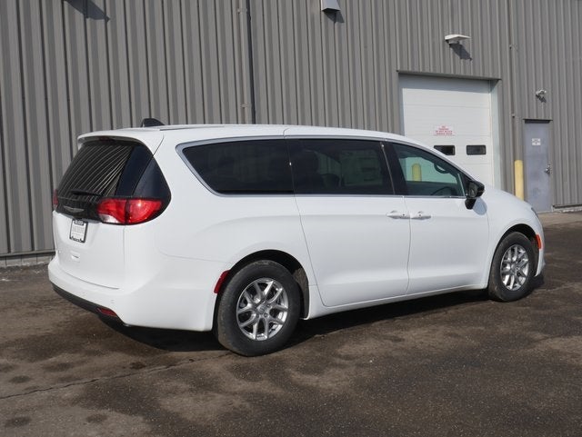 2026 Chrysler Voyager LX