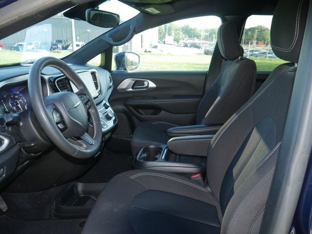 2022 Chrysler Pacifica Touring