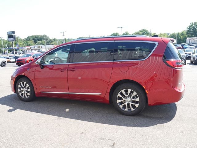 2025 Chrysler Pacifica Hybrid Pinnacle