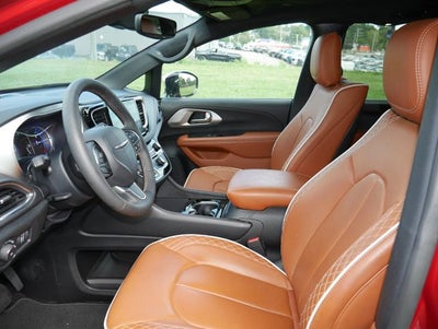 2025 Chrysler Pacifica Hybrid Pinnacle