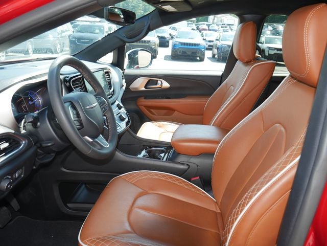 2025 Chrysler Pacifica Hybrid Pinnacle