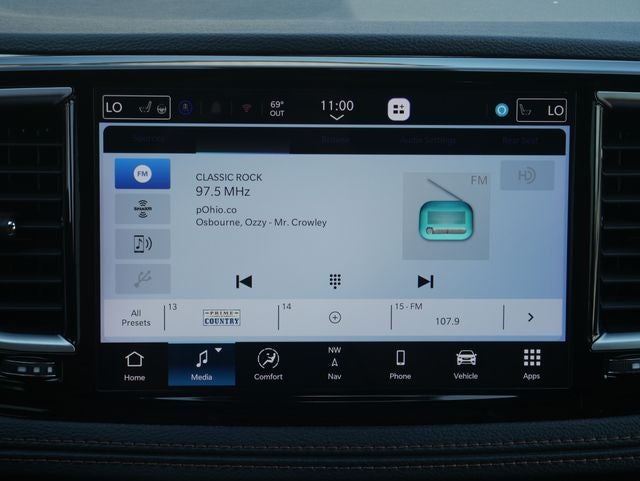2025 Chrysler Pacifica Hybrid Pinnacle