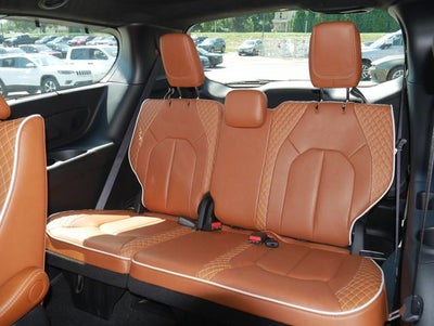2025 Chrysler Pacifica Hybrid Pinnacle
