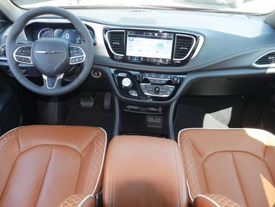 2025 Chrysler Pacifica Hybrid Pinnacle