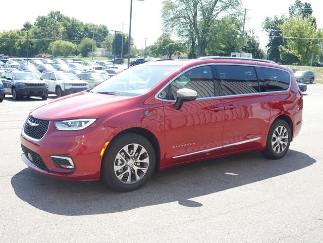 2025 Chrysler Pacifica Hybrid Pinnacle