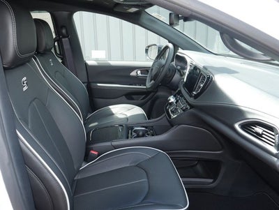 2027 Chrysler Pacifica Limited
