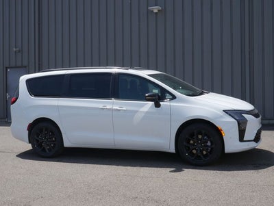 2027 Chrysler Pacifica Limited