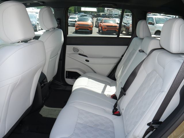 2026 Jeep Cherokee Overland