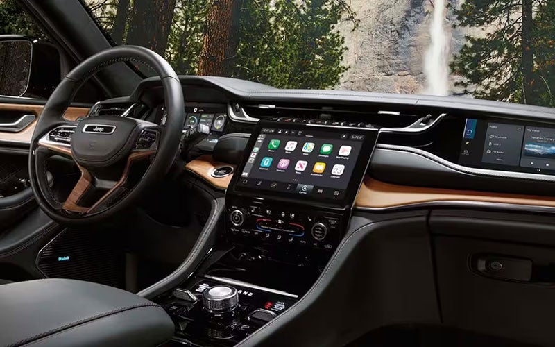 Jeep Grand Cherokee L Technology